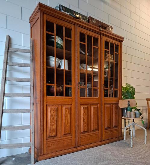 Vintage/Antieke jaren '30 schoolkast, Art deco buffetkast, Huis en Inrichting, Kasten | Buffetkasten, Zo goed als nieuw, 200 cm of meer