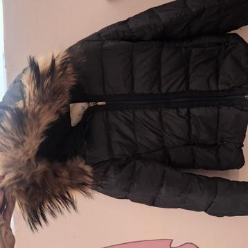 Moncler  jas  beschikbaar voor biedingen