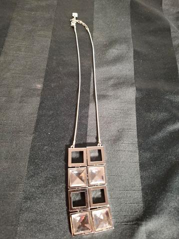 Swarovski ketting.  beschikbaar voor biedingen