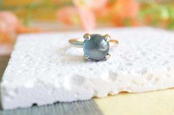 14 Karaat Witgouden Ring met Topaas beschikbaar voor biedingen