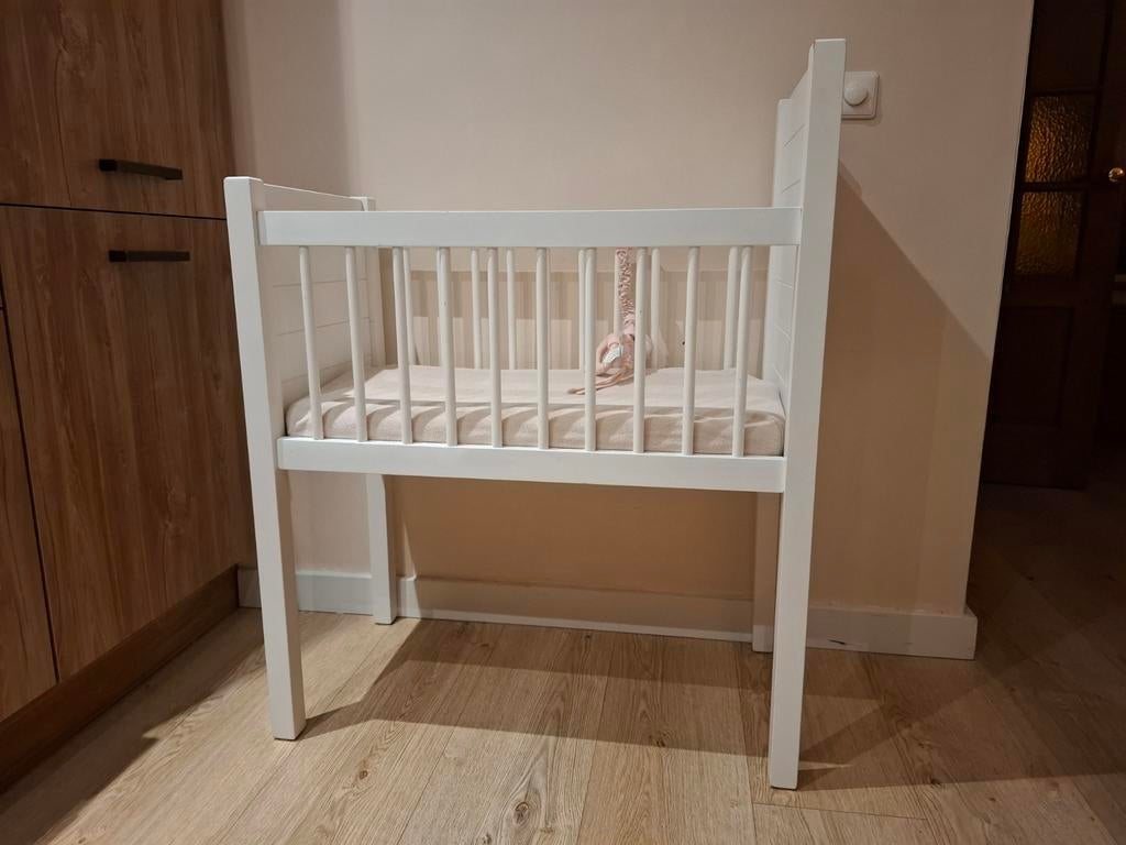 Kidsmill wieg + nieuw Aerosleep matrasje, Kinderen en Baby's, Babywiegjes en Ledikanten, Zo goed als nieuw, Wieg, Ophalen of Verzenden