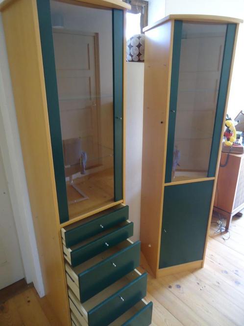 vitrinekastje vitrine wand meubel beuken groen verlichting, Huis en Inrichting, Kasten | Vitrinekasten, 150 tot 200 cm, 25 tot 50 cm