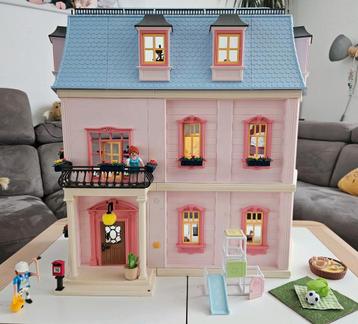 Playmobil Poppenhuis + veel accessoires  beschikbaar voor biedingen