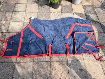 Mooie warme paarden deken 195cm als nieuw!! beschikbaar voor biedingen
