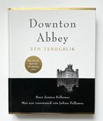 Jessica Fellowes - Downton Abbey, een terugblik (NL), Ophalen of Verzenden, Zo goed als nieuw, Jessica Fellowes, Film- of Tv-bewerking