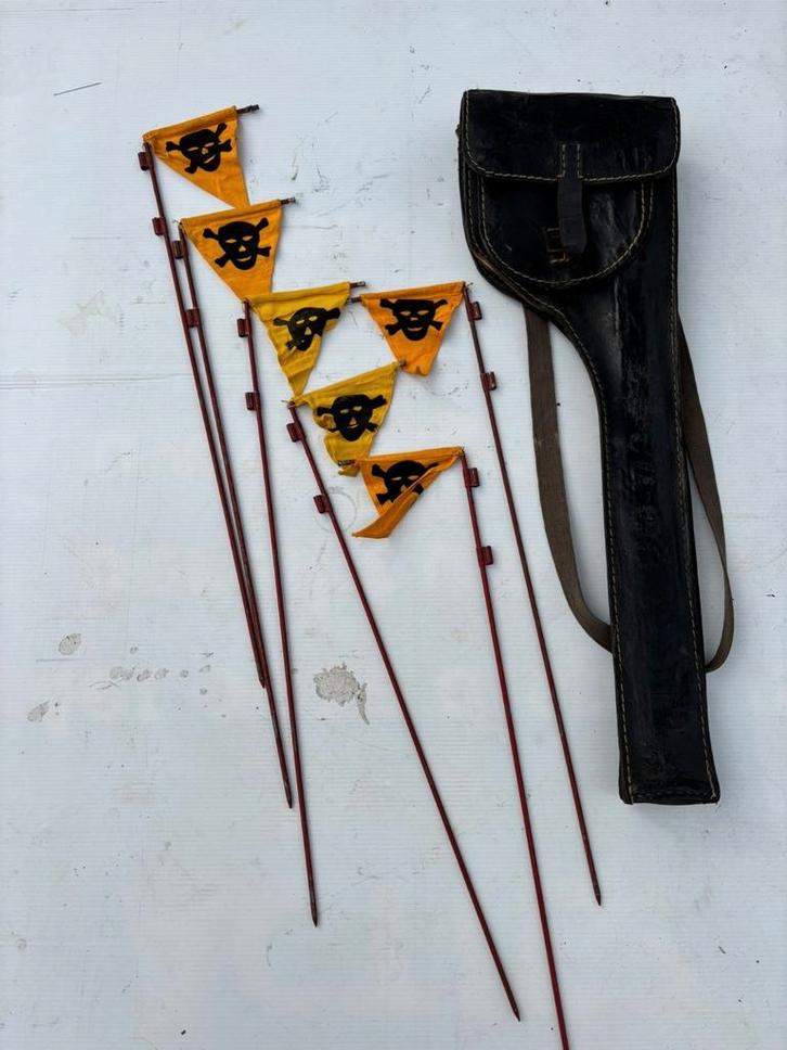 Duitse WO2 mijnen vlaggen met draagtas, Verzamelen, Militaria | Tweede Wereldoorlog, Duitsland, Ophalen of Verzenden