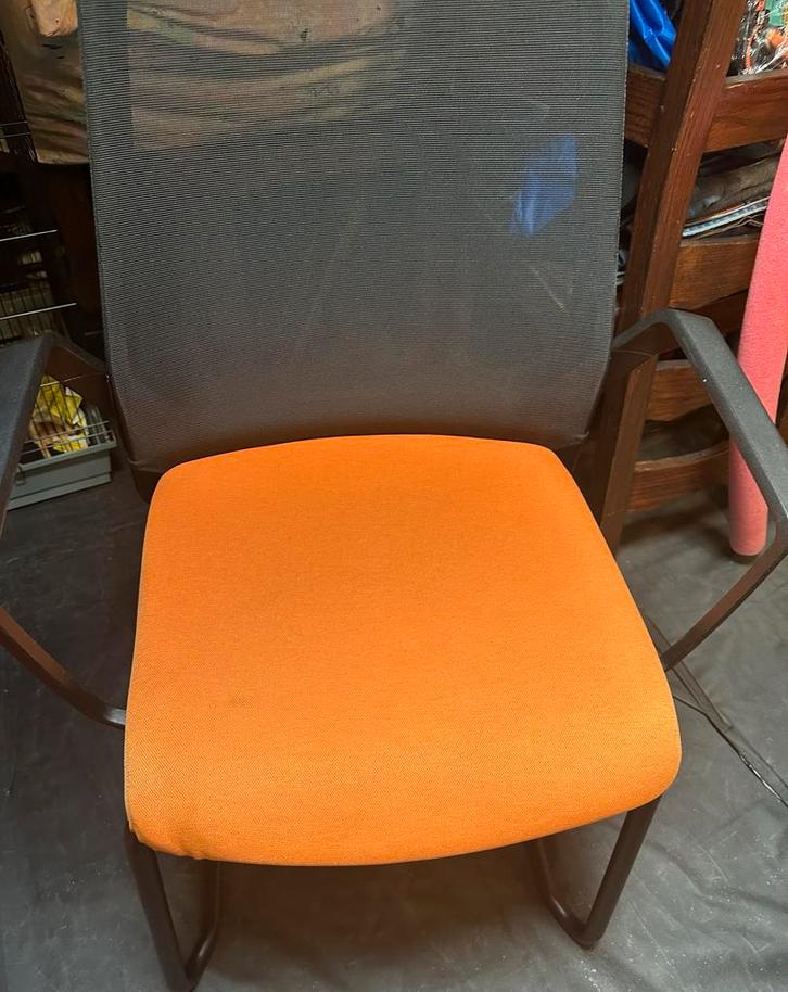 Interstuhl Bureaustoel - Oranje/Zwart 4 stuk, Huis en Inrichting, Bureaustoelen, Gebruikt, Bureaustoel, Oranje, Ergonomisch, Ophalen of Verzenden