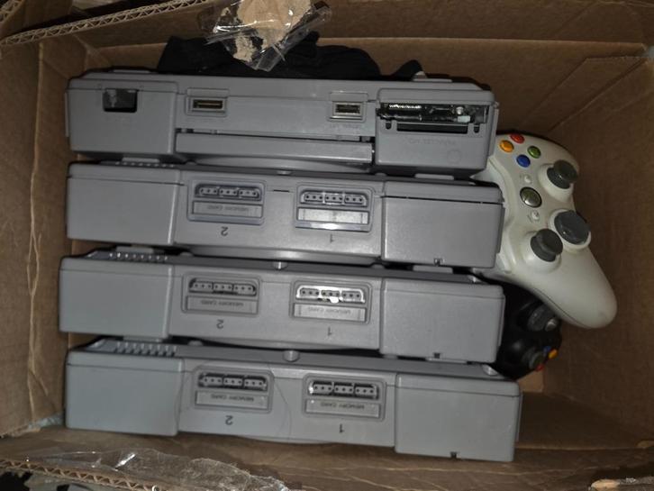 Playstations en xbox controllers, Spelcomputers en Games, Spelcomputers | Sony PlayStation 1, Niet werkend, Met 3 controllers of meer
