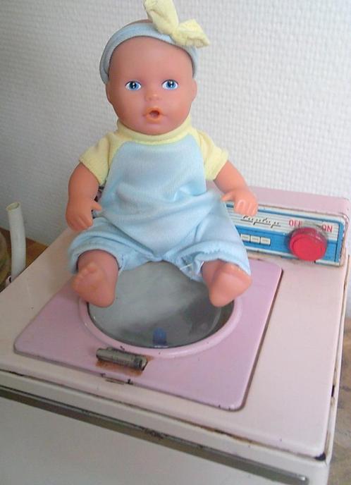 VINTAGE SIMBA klein baby poppetje, Verzamelen, Poppen, Gebruikt, Pop, Ophalen of Verzenden
