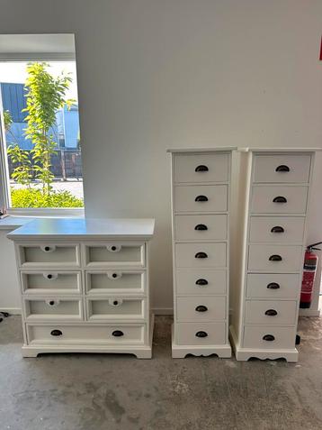 Set witte antieke kasten - stijlvol & karaktervol beschikbaar voor biedingen