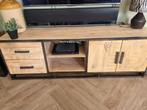 Mangohouten TV kast, Ophalen
