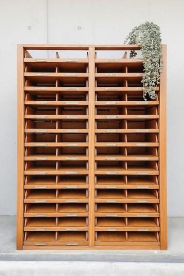 Oude schoolkast vintage ladekast apothekerskast dossierkast beschikbaar voor biedingen