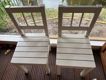Twee IKEA kinder stoeltjes  beschikbaar voor biedingen