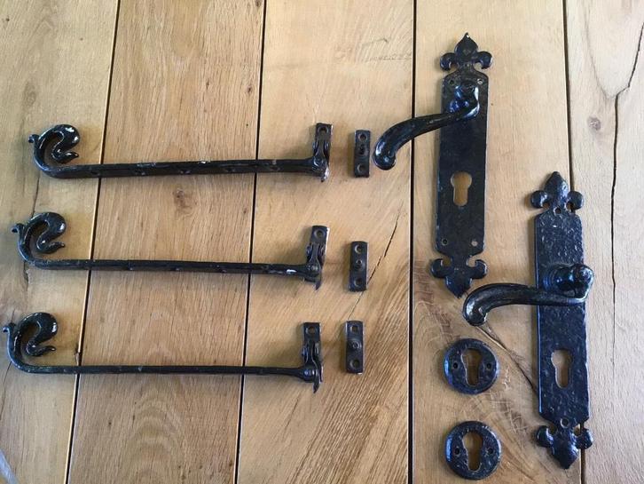 Kirkpatrick gietijzeren beslag, Doe-het-zelf en Verbouw, Hang- en Sluitwerk, Gebruikt, Klink of Kruk, Ophalen of Verzenden