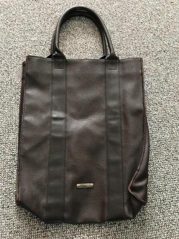 Giorgio Armani Parfums grote Hand-Tas Bag leer beschikbaar voor biedingen