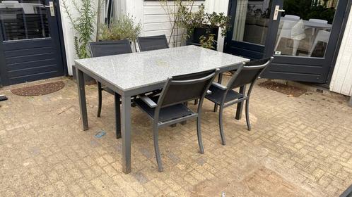 Stevig en stijlvol tuinstel met granieten tafelblad 4stoelen, Tuin en Terras, Tuinmeubel-accessoires, Gebruikt, Ophalen