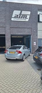 Volvo S60 2.0 T AUT 2010 Grijs, Auto's, Volvo, Euro 5, Zwart, 4 cilinders, S60
