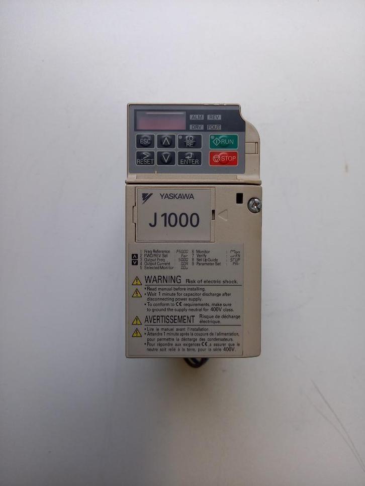 ## Yaskawa J1000 frequentieregelaar 0.75Kw CIMR-JCBA0003BAA#, Hobby en Vrije tijd, Elektronica-componenten, Gebruikt, Ophalen of Verzenden