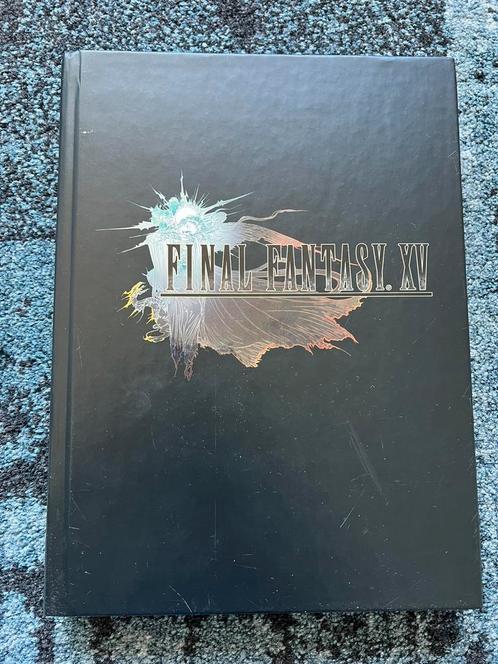 Final Fantasy XV Strategy Guide - Hardcover - incl map enz, Spelcomputers en Games, Games | Sony PlayStation 4, Zo goed als nieuw