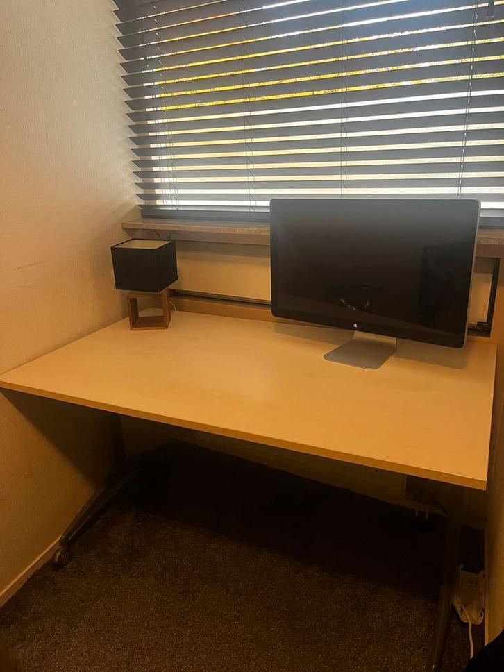 2 x verrijdbaar bureau, Huis en Inrichting, Bureaus, Zo goed als nieuw, Ophalen