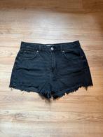 Zwarte ripped korte broek maat 40, Primark, Zwart, Ophalen of Verzenden, Zo goed als nieuw
