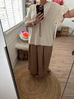 Leuke zomerse trui met froezels. One size, Ophalen of Verzenden, Zo goed als nieuw, Maat 46/48 (XL) of groter, Beige