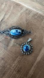 Delfts blauwe hanger en broche, Sieraden, Tassen en Uiterlijk, Antieke sieraden, Ophalen of Verzenden, Overige materialen, Broche
