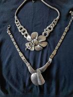te koop 2 mooie zware zilverkl. kettingen met hangers, Nieuw, Ophalen of Verzenden, Zilver, Overige materialen