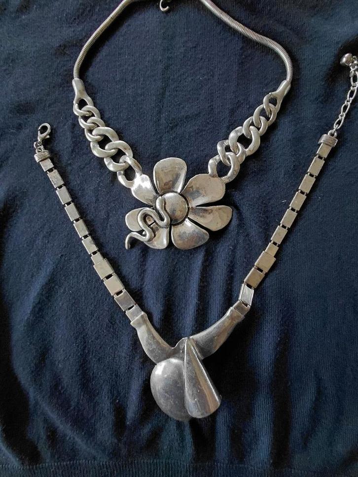 te koop 2 mooie zware zilverkl. kettingen met hangers, Sieraden, Tassen en Uiterlijk, Kettingen, Nieuw, Overige materialen, Zilver