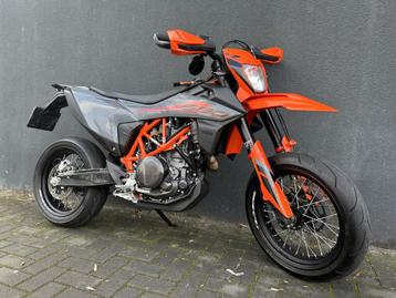 KTM 690 SMC R Zeer nette ktm smcr! Kilometers:12700 Dealer o beschikbaar voor biedingen