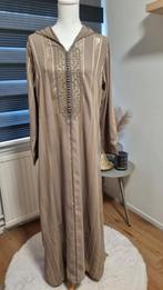Elegante beige en lichtbruin jellaba met gouden details, Beige, Maat 42/44 (L), Nieuw, Ophalen of Verzenden