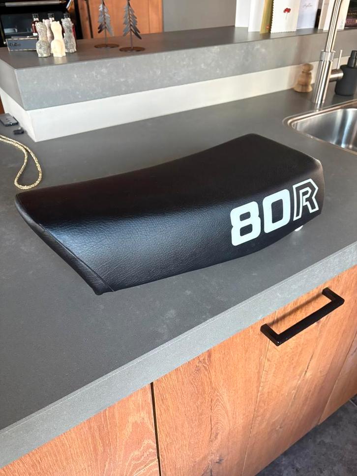 NOS zadel Honda cr80 1982, Motoren, Onderdelen | Honda, Nieuw, Ophalen