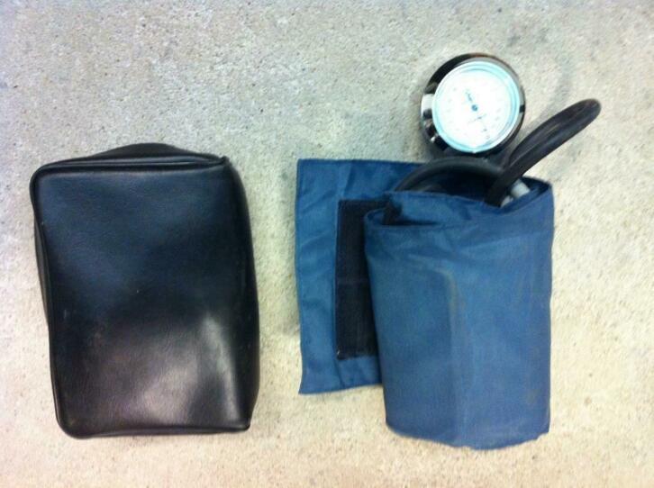 Bloeddrukmeter met manchet en spygnomanometer, Diversen, Braces, Gebruikt, Ophalen of Verzenden