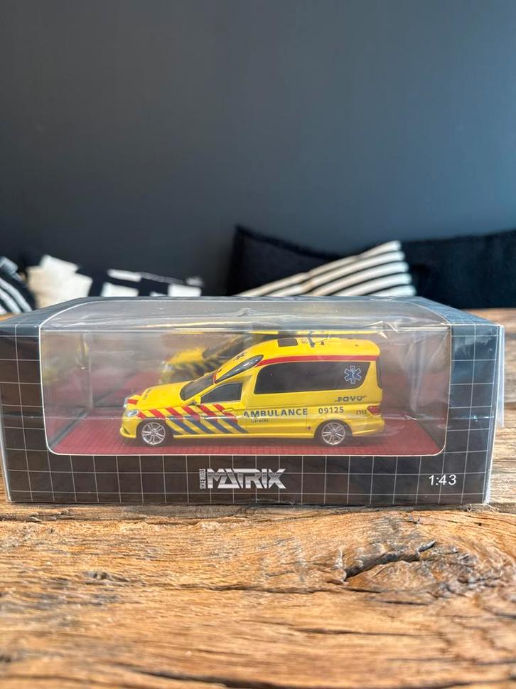1:43 Miniatuur RAVU Ambulance Schaalmodel, Hobby en Vrije tijd, Modelauto's | 1:43, Nieuw, Bus of Vrachtwagen, Overige merken