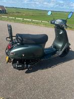 Scooter 45km senzo rivalux s, Fietsen en Brommers, Snorfietsen en Snorscooters, Overige merken, Ophalen of Verzenden, Zo goed als nieuw