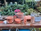 7 terracotta bloempotten accessoires + 3 schotels, Tuin en Terras, Bloempotten, Ophalen, Rond, Zo goed als nieuw, Aardewerk