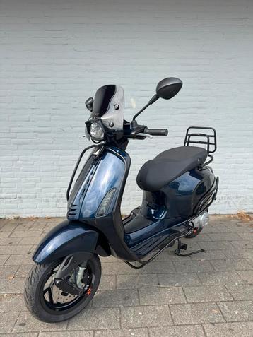 Vespa Sprint 2025 Dark marino blue beschikbaar voor biedingen