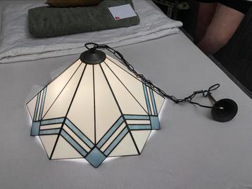 Prachtige glas in lood lamp beschikbaar voor biedingen