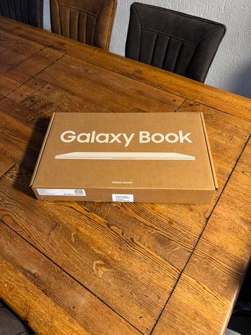 Galaxy Book 4 - Gloed Nieuw beschikbaar voor biedingen