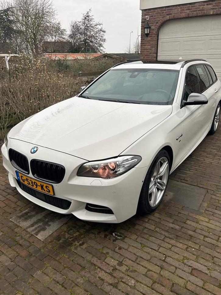 BMW M550d xDrive Touring facelift Full Options | 171dkm, Auto's, BMW, Bedrijf, Te koop, 5-Serie, 360° camera, 4x4, ABS, Achteruitrijcamera