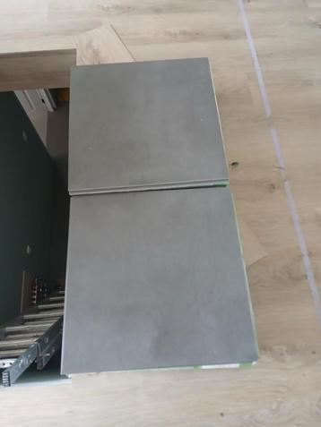 14,4 m2 Antraciet tegels 60x60cm binnen beschikbaar voor biedingen