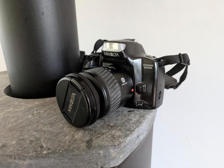 Minolta Dynax 300si met AF 18-80 & 70-210mm Lenzen + Tas, Audio, Tv en Foto, Fotocamera's Analoog, Zo goed als nieuw, Spiegelreflex