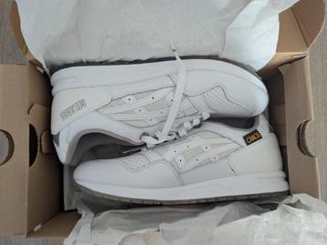 ASICS Gel-Saga Vivienne Westwood - maat 43.5 beschikbaar voor biedingen