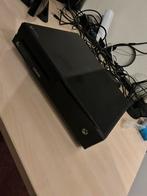 XBOX ONE, MET LOGITECH APPARATUUR, Spelcomputers en Games, Spelcomputers | Xbox | Accessoires, Ophalen, Zo goed als nieuw, Stuurtje of Sportattribuut