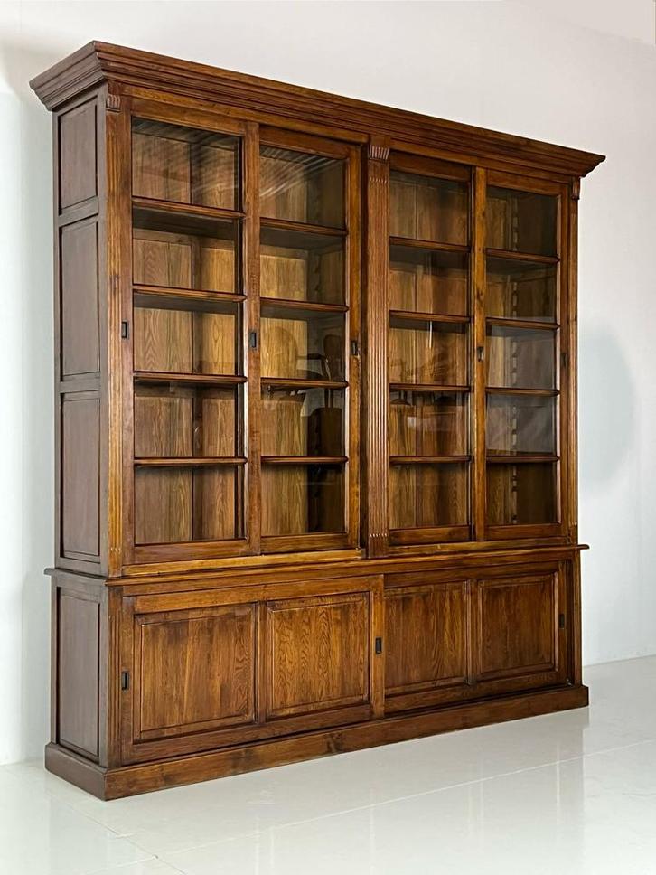 Vitrinekast boekenkast Eichholtz klassiek, Huis en Inrichting, Kasten | Vitrinekasten, Zo goed als nieuw, 50 tot 100 cm, 25 tot 50 cm