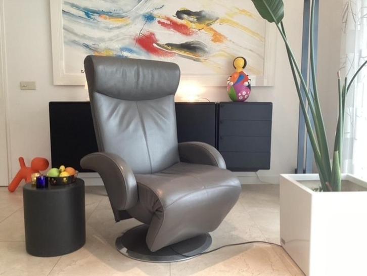 Leolux Helical relaxfauteuil design electrisch multistand dr, Huis en Inrichting, Fauteuils, Zo goed als nieuw, Leer, Metaal, Overige materialen