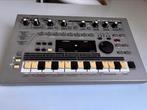 Roland MC 303 groovebox, Muziek en Instrumenten, Drumcomputers, Ophalen, Zo goed als nieuw, Overige merken