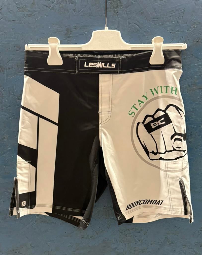 Les Mills BODYCOMBAT sportshort S, Sport en Fitness, Overige, Ophalen of Verzenden, Zo goed als nieuw, Vechtsportkleding