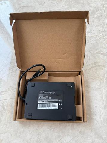Nieuwe diskettestation / Floppy Disk Drive 3,5 inch beschikbaar voor biedingen