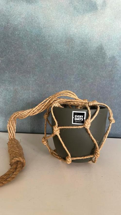 EVERY DAYS  Mica Decorations - Hangpot met touw boho/jungle, Tuin en Terras, Bloempotten, Zo goed als nieuw, Aardewerk, Balkon
